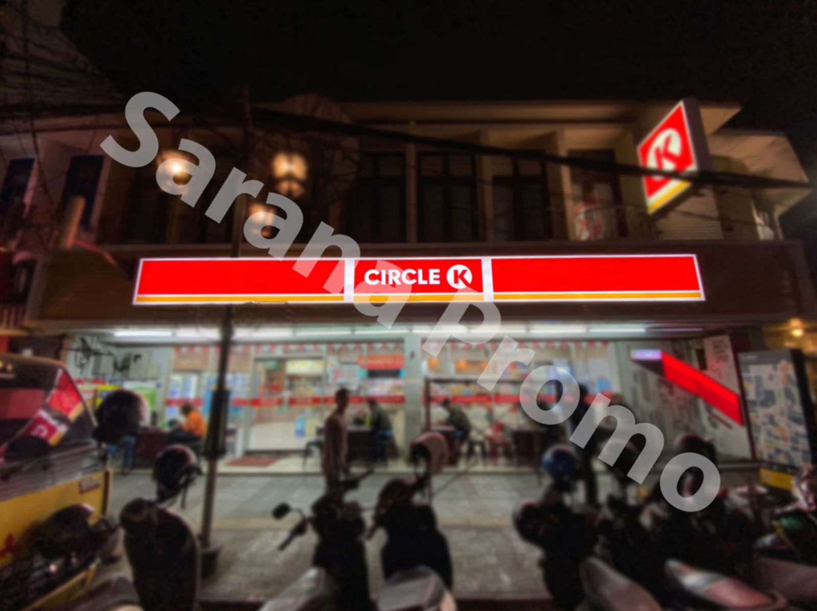 Pemasangan Neon Box di Circle K